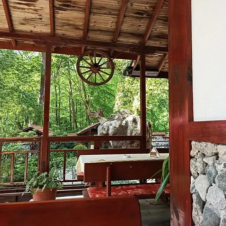 семеен хайдутите 호텔 2*